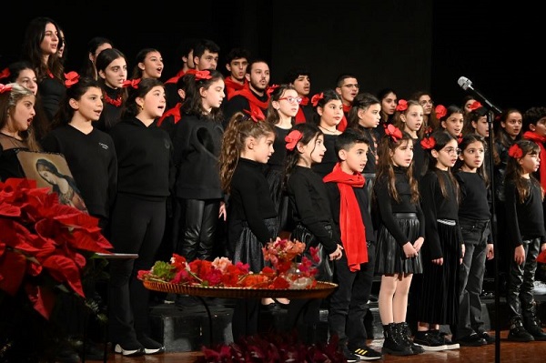 La chorale "Anqoud" émerveille lors d'un concert de Noël à l'USJ