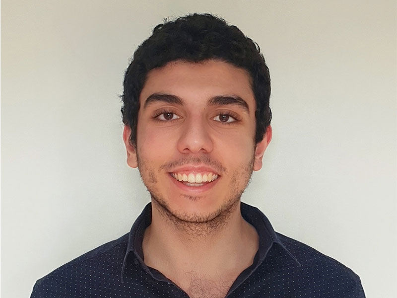 Karim Rhayem : poète et futur médecin