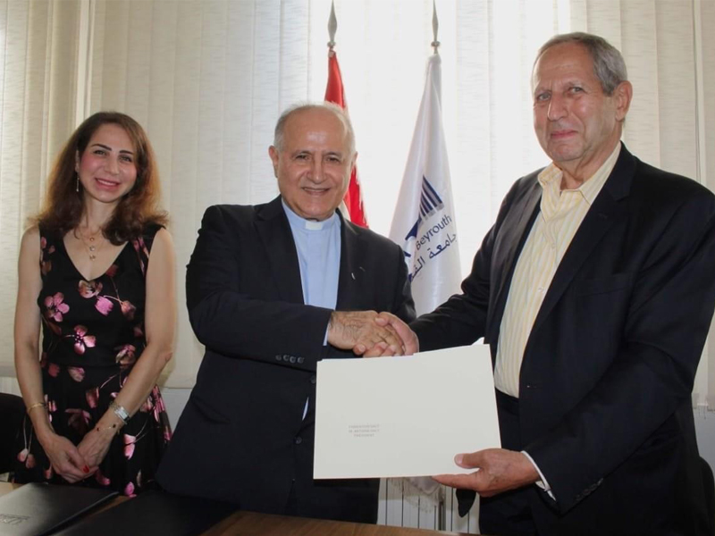 Signature d’un protocole d’entente entre l’Université Saint-Joseph et la Fondation Sacy pour la création d’un Fonds de bourses