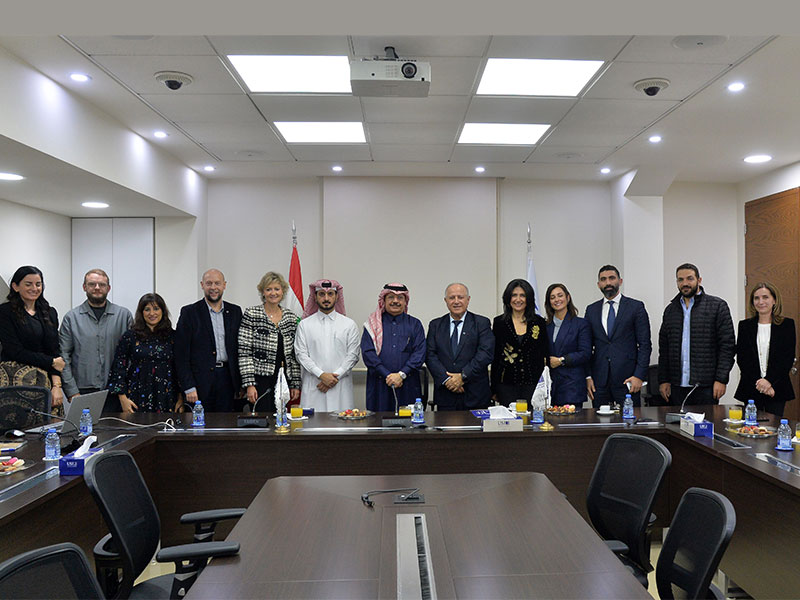 Visite de S.E.M Ibrahim ben Abdelaziz Alsahlawi, ambassadeur du Qatar au Liban, au Rectorat de l'USJ