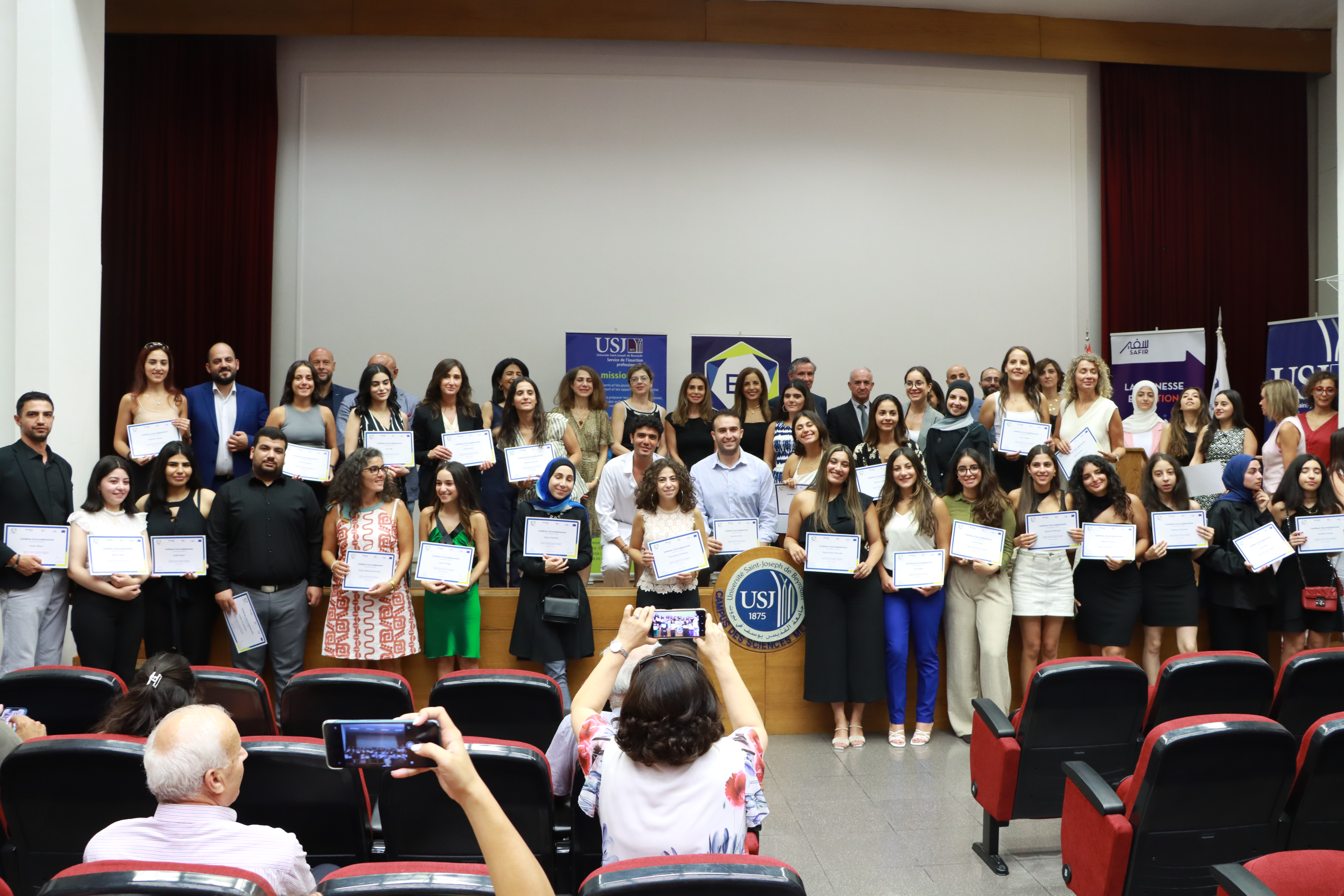 Cérémonie de clôture et de remise des certificats du programme de formation en entrepreneuriat social dans le cadre du projet Safir