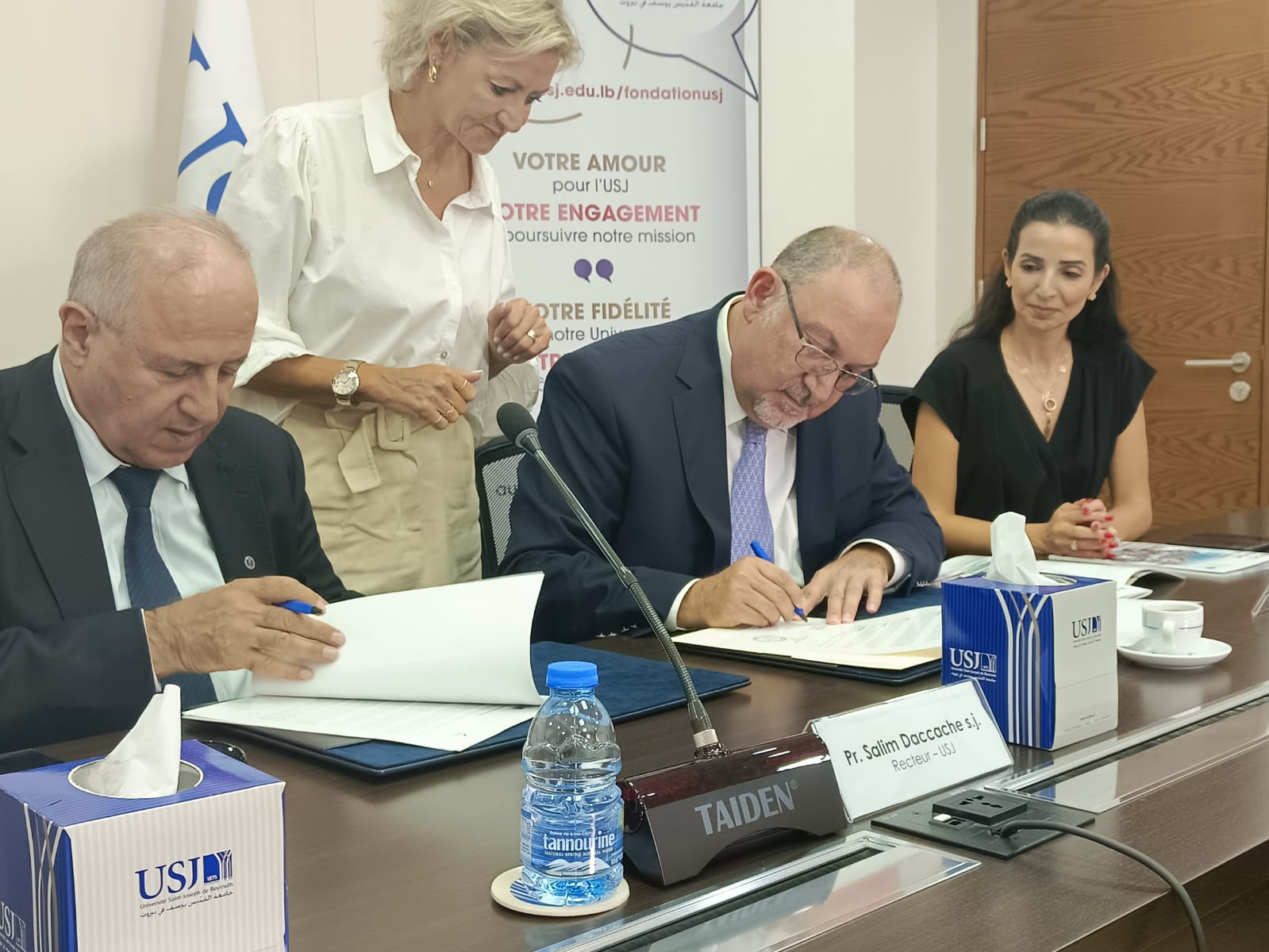 Fondation USJ and Tarraf Foundation Sign Scholarship Agreement