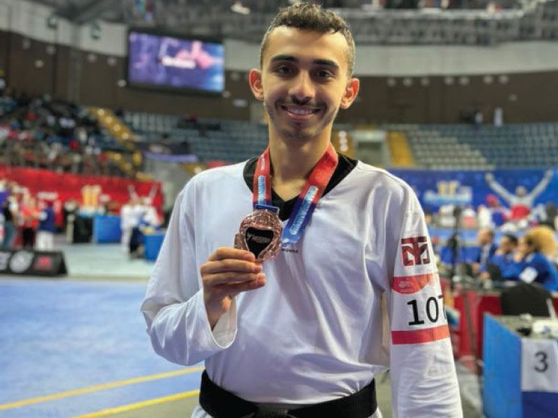 Ralph Hneineh, étudiant en médecine dentaire et taekwondoïste médaillé