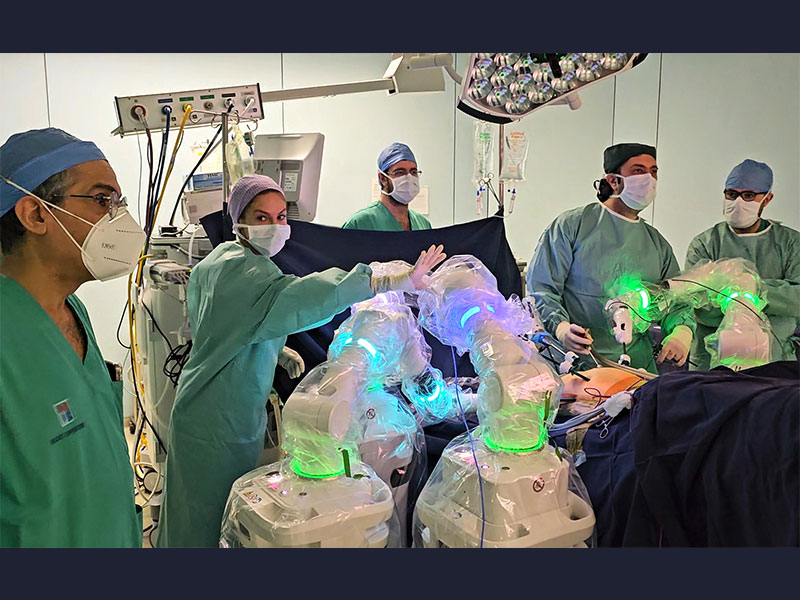 L'HDF et l'USJ lancent  au Moyen-Orient, Versius®, la chirurgie robotique la plus avancée