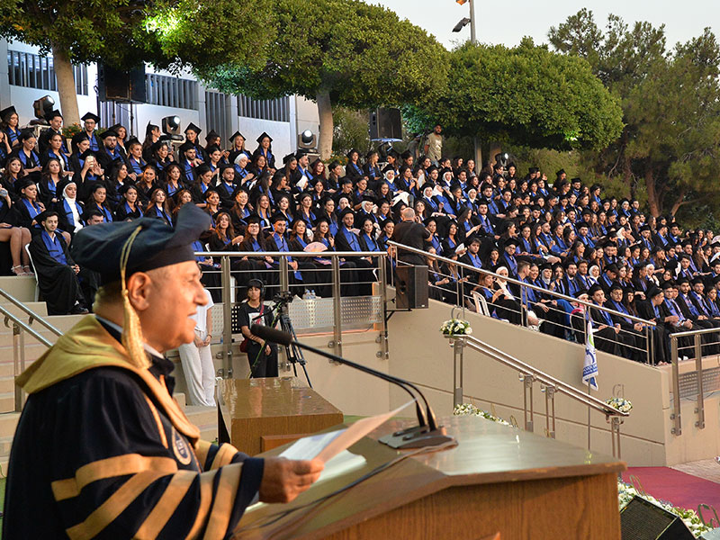Une promotion de 308 diplômés à la Faculté des sciences, au service du savoir et du Liban