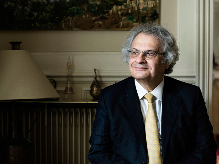 Amin Maalouf décoré de l’Ordre national du Mérite