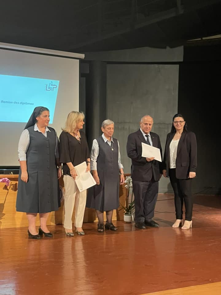 La Congrégation des Sœurs des Saints Cœurs (SSCC) : deux diplômes marquants !