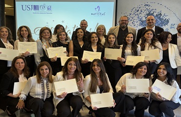 Cérémonie de remise des diplômes universitaires en Management éducatif 
