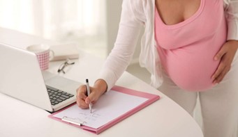 Grossesse et emploi : entre défis et droits