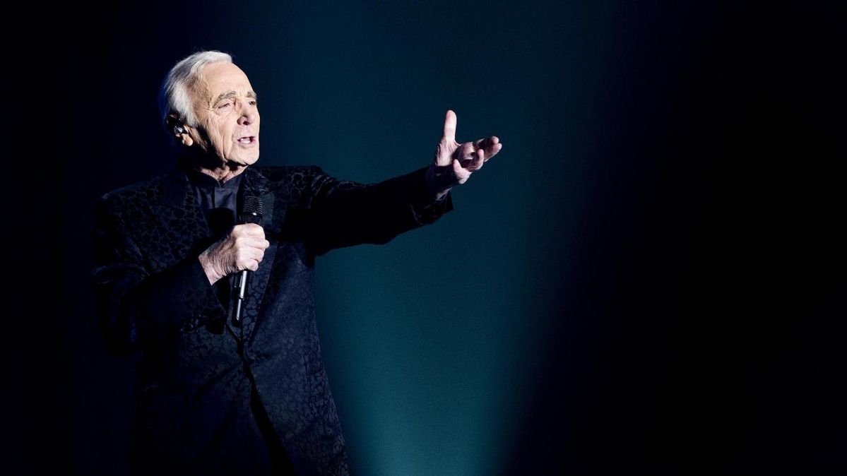 Charles Aznavour : Une Vie en Chansons et en Lumières