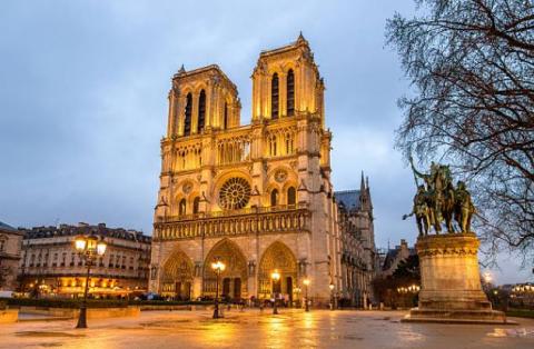 Notre-Dame de Paris, ce phénix de pierre