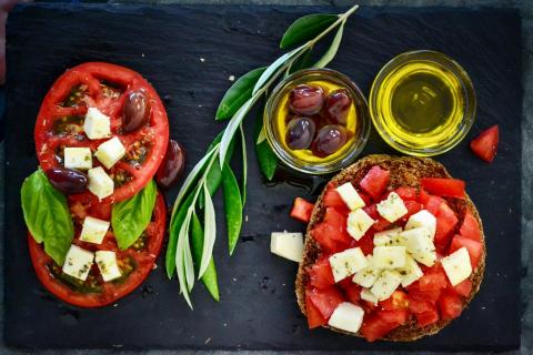 The Mediterranean Diet: Blending Nutrition and Lifestyle 